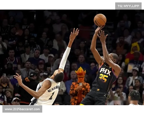 爵士逆转马刺止住连败，文班亚马空砍32分7篮板